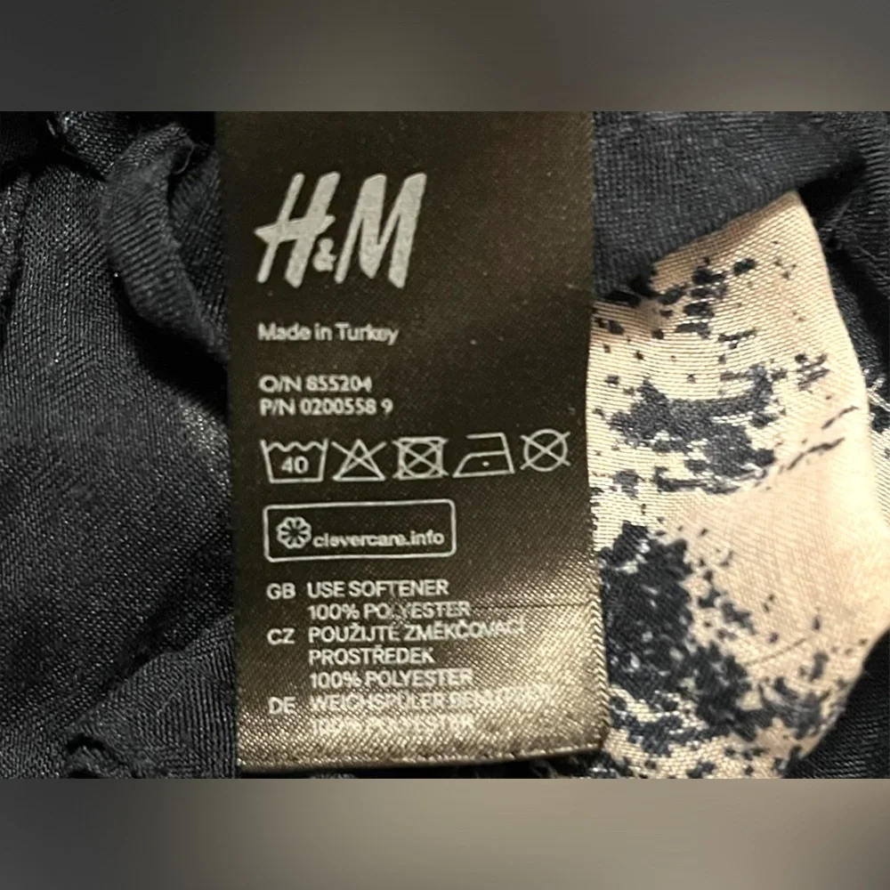 H&M | Black & Creamy White Heart Print Infinity Scarf